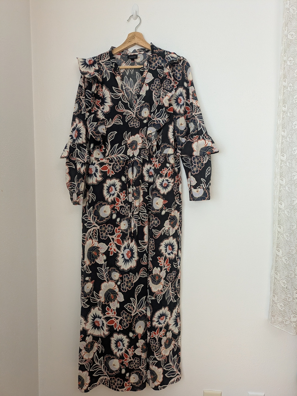 Floral Long Sleeve Maxi Dress in Black and Cream